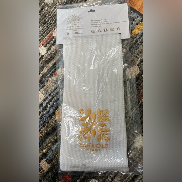 LAHA’OLE 4 piece kitchen set - Picture 5 of 6